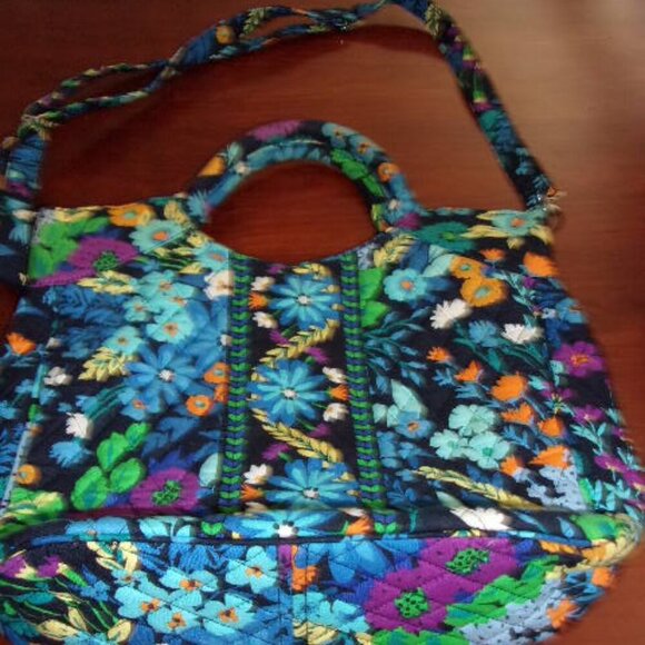 Vera Bradley crossbody floral quilted bag - Picture 2 of 5